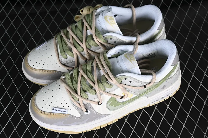 All Categories Nk SB Dunk Series Nk SB Dunk Low Low-top sneakers Nk Dunk Low Panda Prank-Tide SB strappy low-top casual sneakers DV0833-100